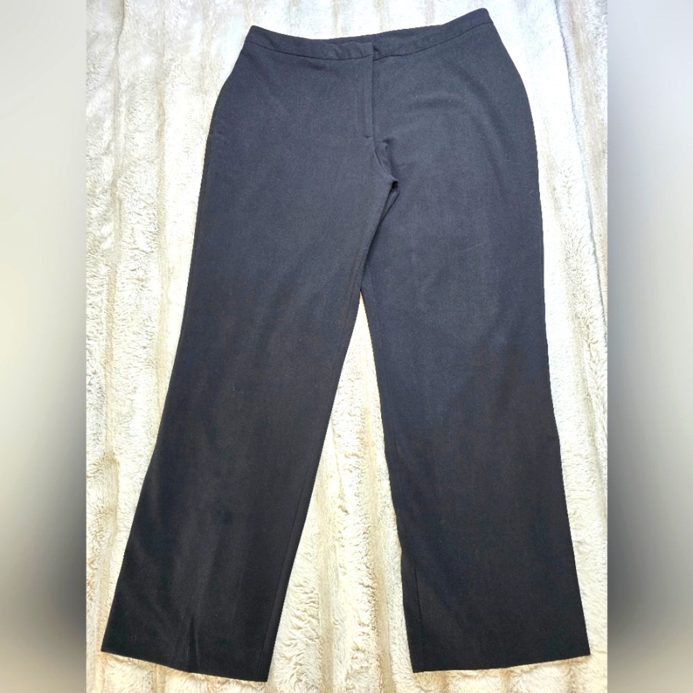 MICHELE Black Vintage Women Size 16 Straight Leg Pants. No Pockets